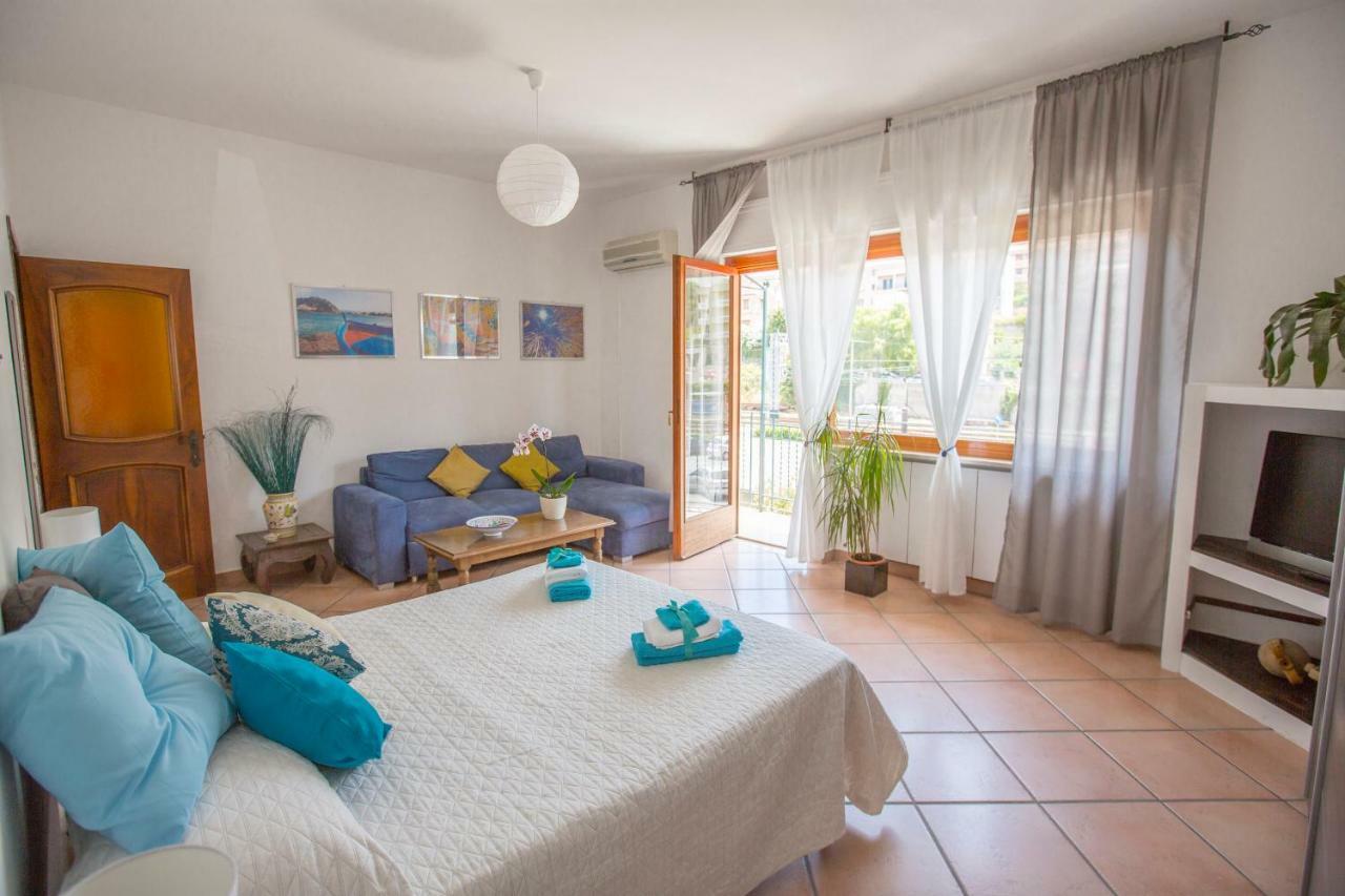 Mia Guesthouse เชฟาลู ภายนอก รูปภาพ