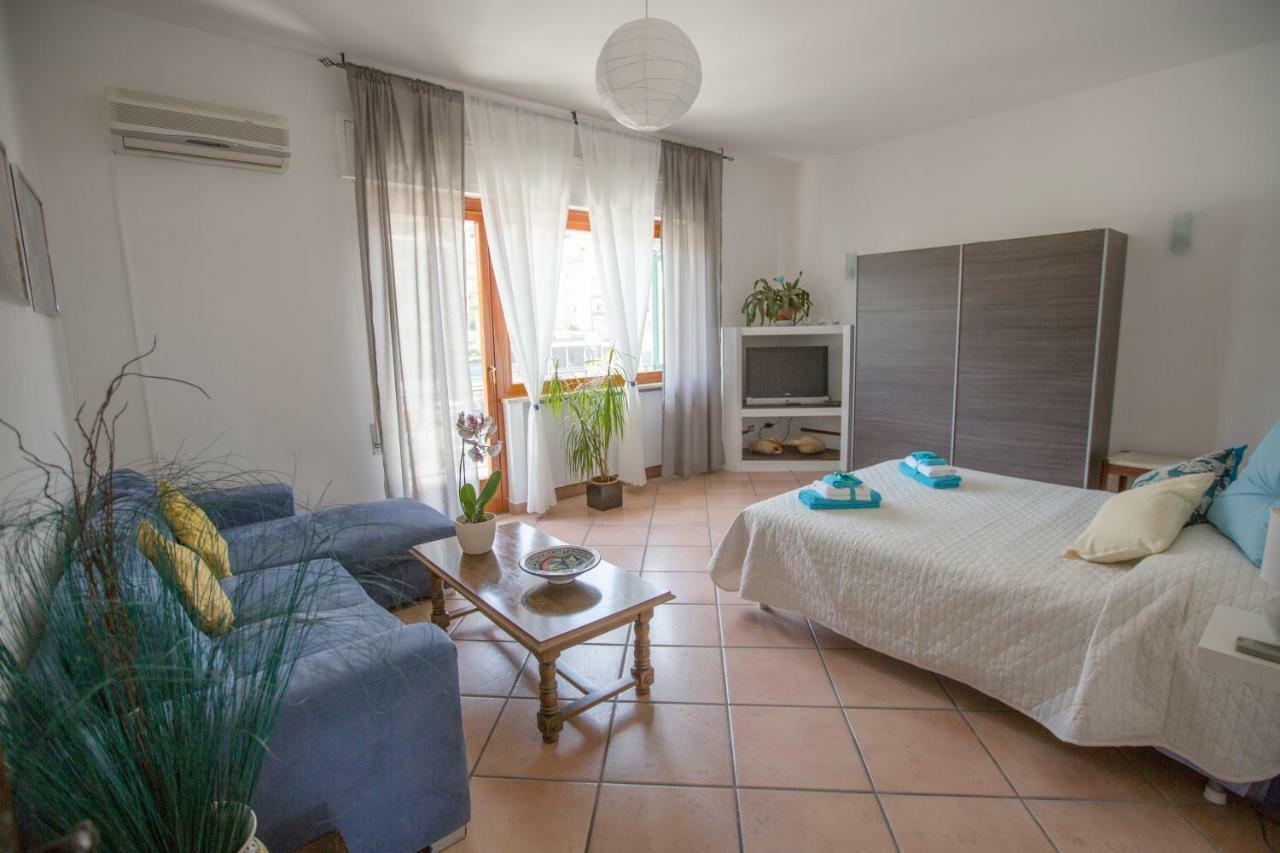 Mia Guesthouse เชฟาลู ภายนอก รูปภาพ