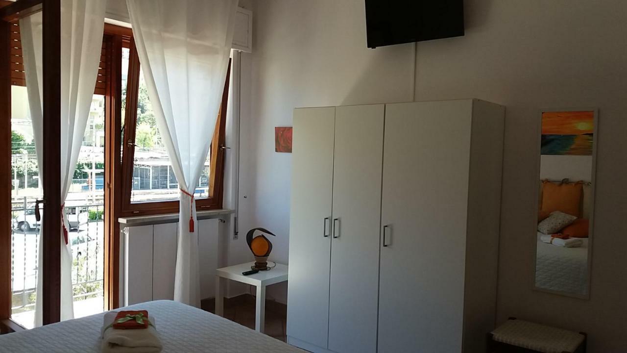 Mia Guesthouse เชฟาลู ภายนอก รูปภาพ
