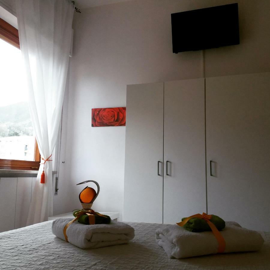 Mia Guesthouse เชฟาลู ภายนอก รูปภาพ