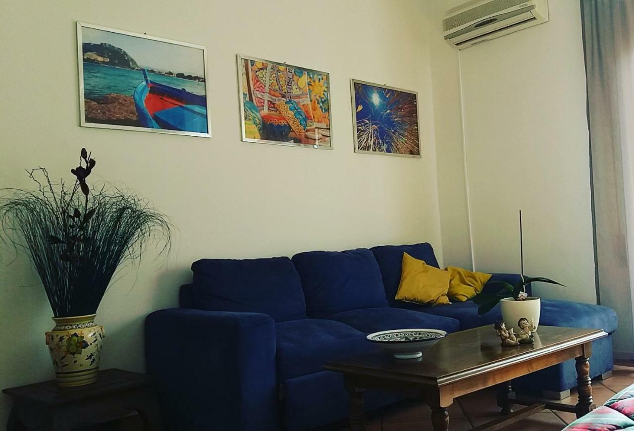 Mia Guesthouse เชฟาลู ภายนอก รูปภาพ